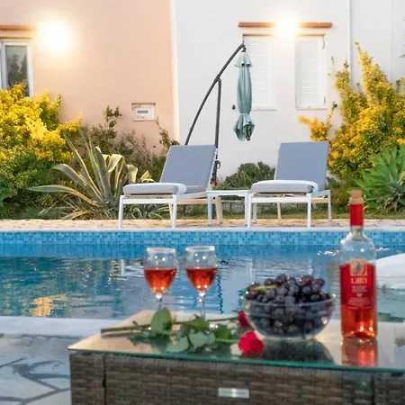 Nefeli Villa Lambiní